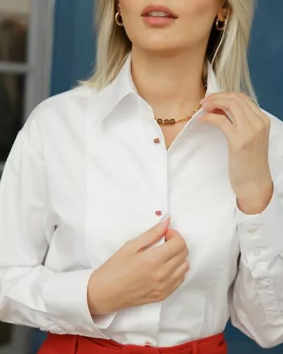 Женская рубашка полуприталенная белая - 8490 от ByME 