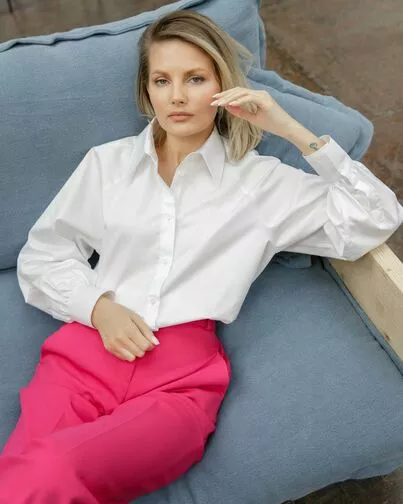 Женская рубашка оверсайз под пуговицу с пышным рукавом белая - 8520 от ByME 