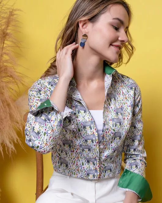 Женская рубашка под пуговицы полуприталенная слоники - 8018 от ByME 