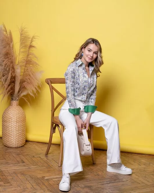 Женская рубашка под пуговицы полуприталенная слоники - 8018 от ByME 