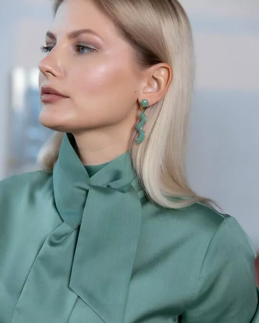 Женская блузка зеленая с бантом- 8220 от byME 