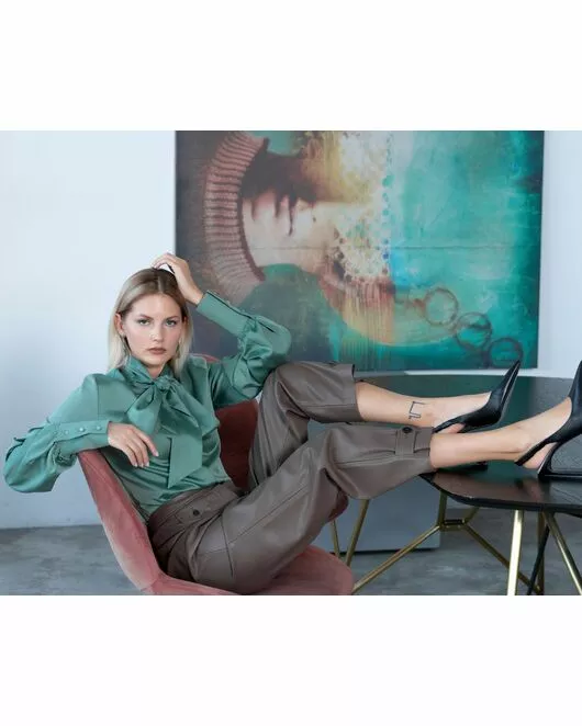 Женская блузка зеленая с бантом- 8220 от byME 