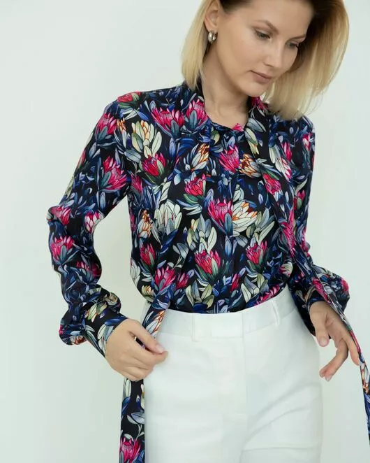 Женская блузка с бантом принт протеи - 8275 от ByME 