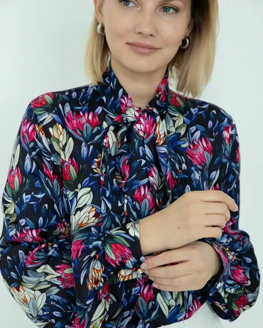 Женская блузка с бантом принт протеи - 8275 от ByME 