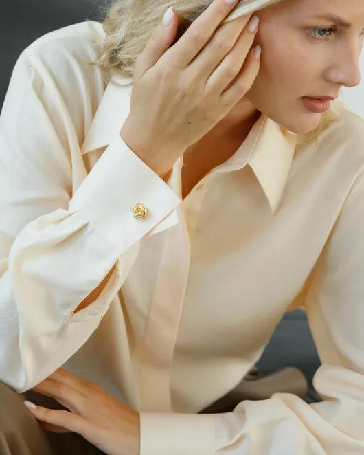 Женская рубашка с универсальным манжетом жёлтая - 8668 от byME 