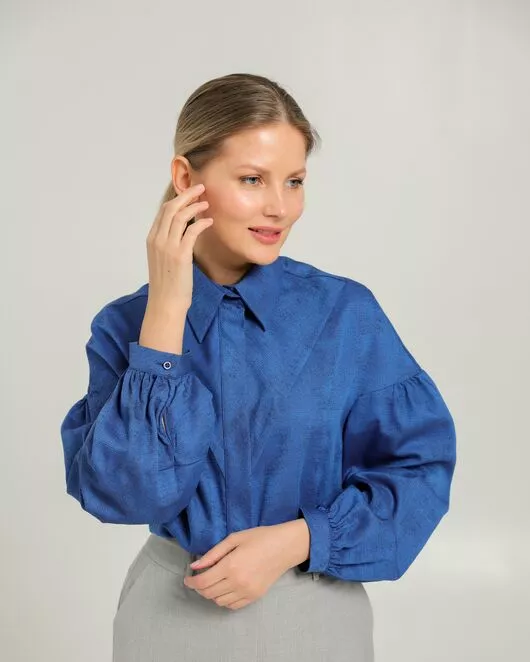 Женская рубашка полуприталенная  синяя  из района и тенсела  синяя - 8753 от byME 