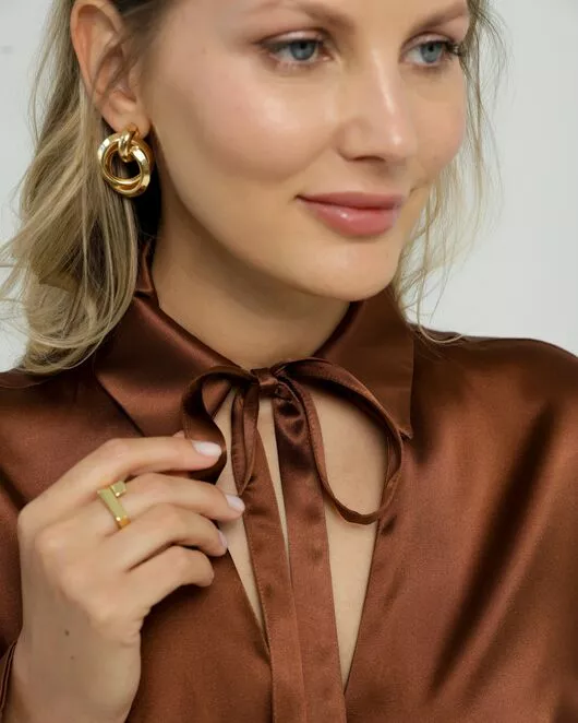 Женская рубашка из шёлка в шоколадном цвете 8819 от ByME 