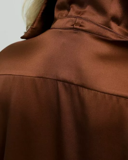 Женская рубашка из шёлка в шоколадном цвете 8819 от ByME 