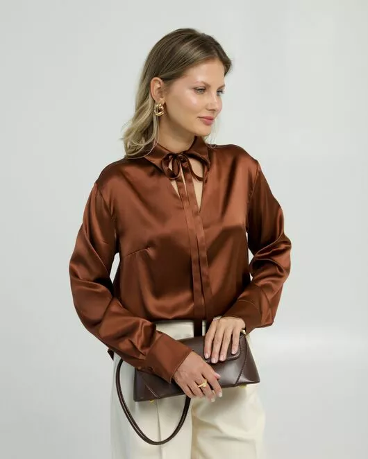 Женская рубашка из шёлка в шоколадном цвете 8819 от ByME 