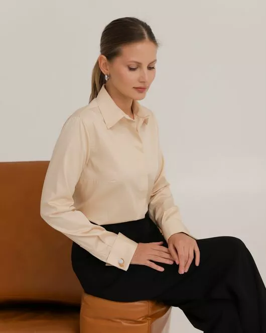 Рубашка хлопковая в бежевом цвете под запонки  8916 от byME 