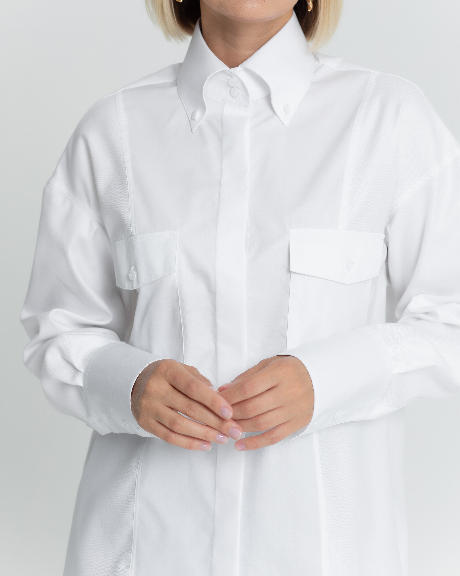 Белая рубашка с карманом женская