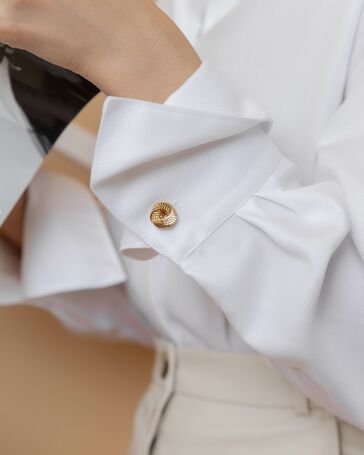 Женская рубашка на запа́х с поясом белая - 8410 от ByME 