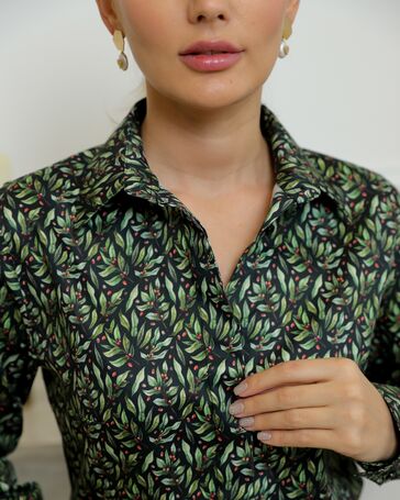 Женская рубашка из хлопка с принтом кофейные зерна с листочками - 8720 от byME 