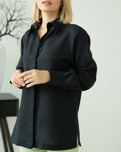 Женская льняная рубашка чёрная с отделкой цветы - 8287 от byME 