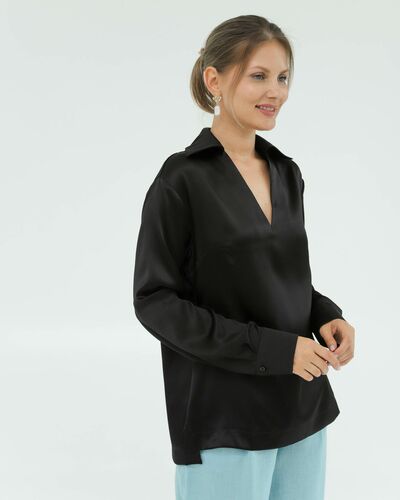 Женская рубашка из шёлка в чёрном цвете 8822 от byME 