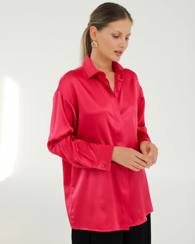 Рубашка шелковая в цвете маджента в прямом силуэте с универсальной манжетой  8940 от byME 