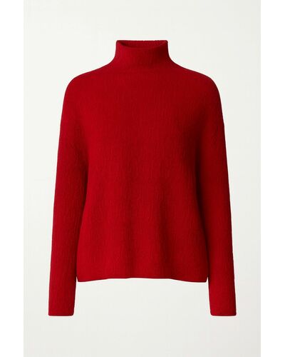 Джемпер из шерсти мериноса тонкой вязки красный фактурный от byME 