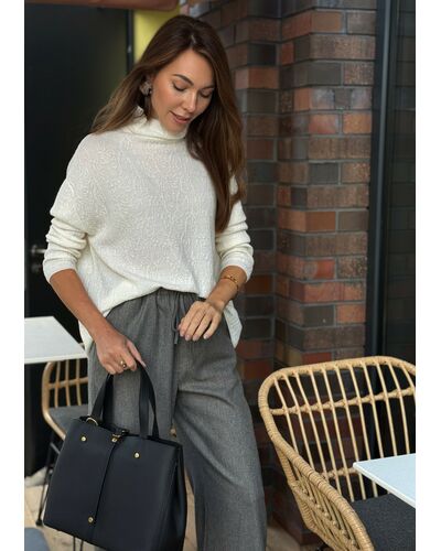 Джемпер из шерсти мериноса тонкой вязки белый фактурный от byME 