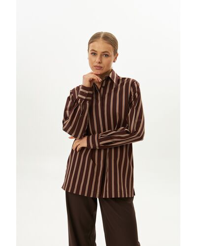 Рубашка хлопковая с универсальным манжетом коричневая в полоску - 9070 от byME 