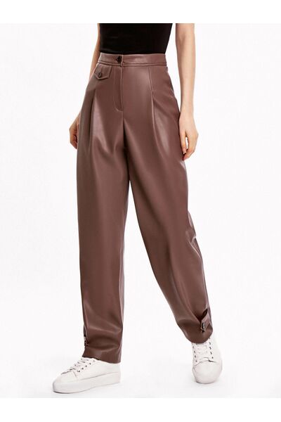 Брюки с защипами св.-коричневые СА-0-91205_50007[062] от byME 