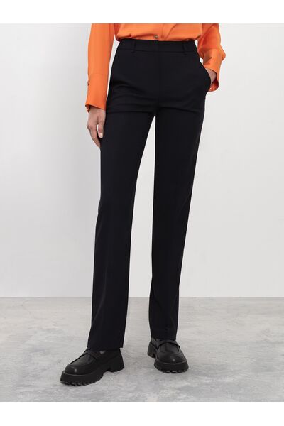 Брюки женские облегающего кроя со стрелками цвета нави от byME 