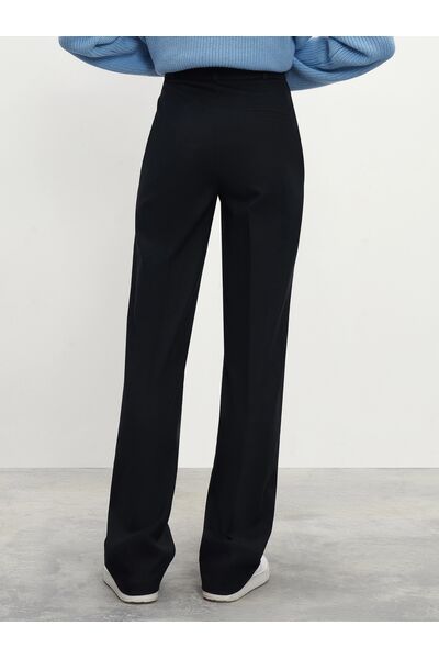 Брюки женские прямого кроя из костюмной ткани цвет нави от byME 