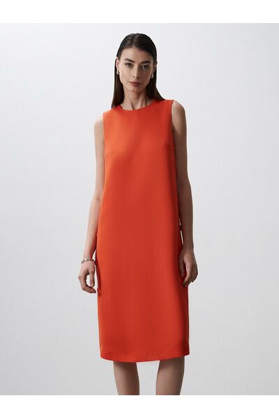 Прямое платье без рукавов от byME 