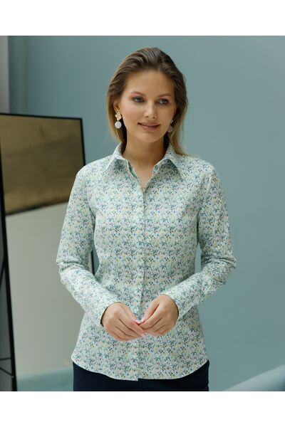 Женская рубашка вполуприталенном силуэте принт полевые цветы под пуговицы от byME 