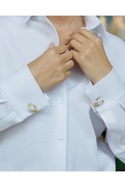 Женская рубашка в прямом силуэте из фактурной ткани - 8698 от byME 