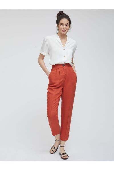 Льняные брюки с защипами от byME 