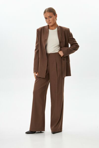 Женские брюки с добавлением шерсти с защипами капучино TR17-1000 от ByME 