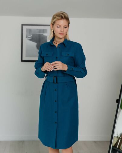 Платье-рубашка с поясом прямой силуэт цвет кобальт - 8403 от byME 