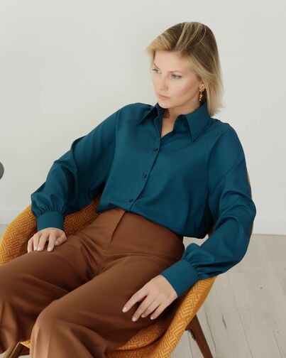 Женская рубашка в оверсайз силуэте под пуговицу с пышным рукавом бутылочная - 8406 от byME 