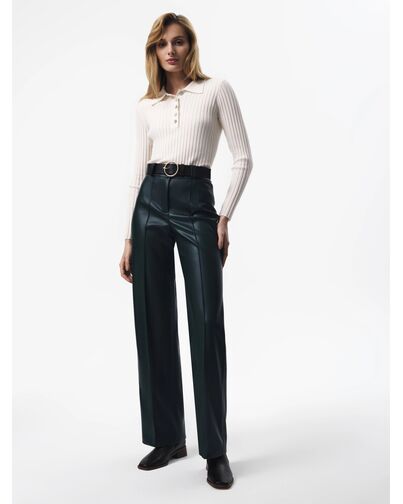 Брюки из экокожи со стрелками тёмно-зелёные от byME 