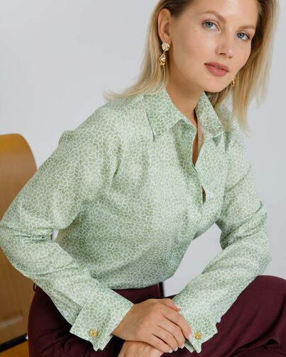 Женская рубашка под запонки с принтом лепестки  8616 от byME 