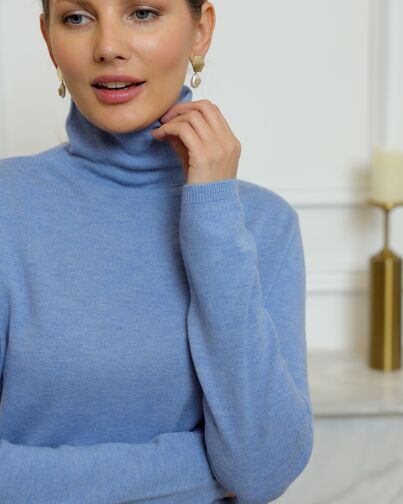 Водолазка из шерсти мериноса тонкой вязки голубая от byME 