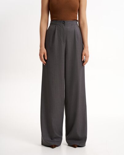 Женские брюки светло серые в тонкую полоску TR042-1001 от byME 