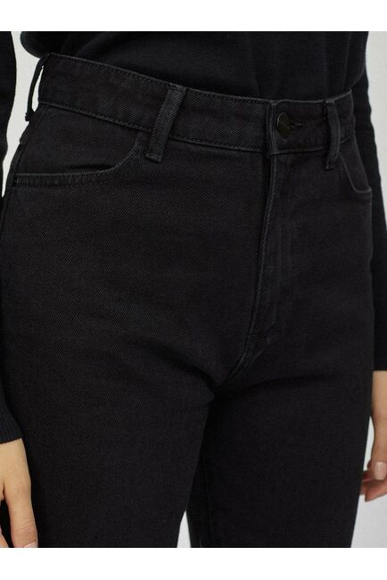 Джинсы женские прямые укороченные от byME 