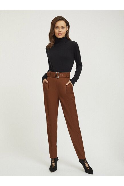 Брюки с защипами и поясом от byME 