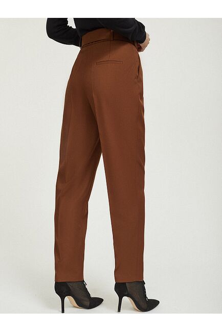 Брюки с защипами и поясом от byME 