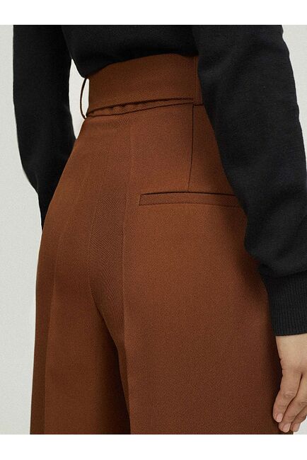 Брюки с защипами и поясом от byME 