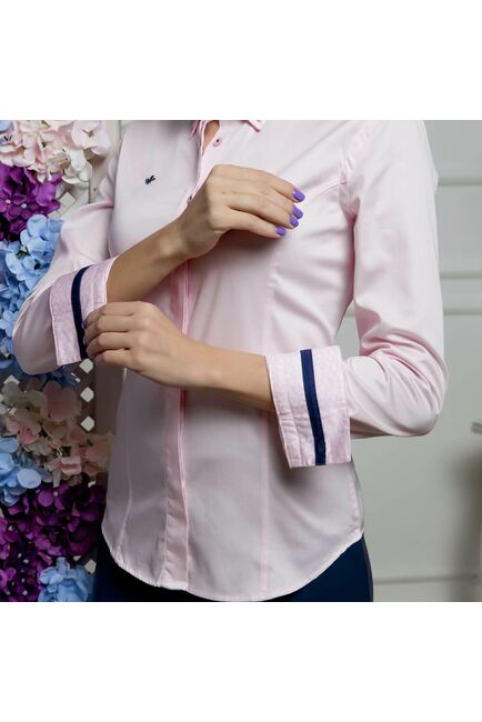 Приталенная женская рубашка на пуговицах розовая с двойным воротом - 1131 от Tonelli 