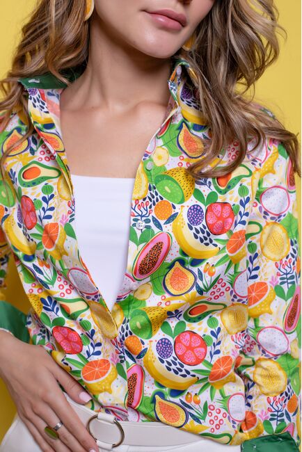 Женская рубашка под пуговицы полуприталенная фрукты - 8014 от byME 