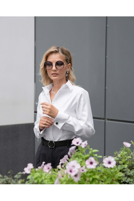 Женская полуприталенная рубашка под запонку белая с отделкой  - 8050 от byME 