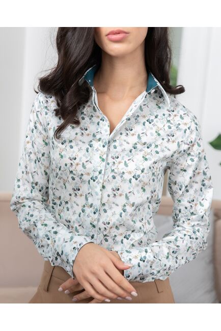 Женская рубашка под пуговицы с супатной застежкой полуприталенная с отделкой зел.листики-8085 от byME 