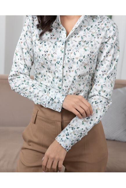 Женская рубашка под пуговицы с супатной застежкой полуприталенная с отделкой зел.листики-8085 от byME 