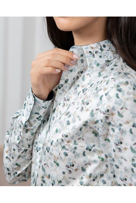 Женская рубашка под пуговицы с супатной застежкой полуприталенная с отделкой зел.листики-8085 от byME 