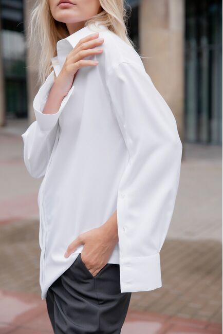 Женская рубашка под пуговицу белая - 8118 от byME 