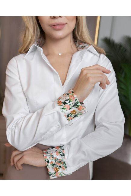 Женская рубашка под запонку с супатной застежкой с отделкой лепестки - 8136 от byME 
