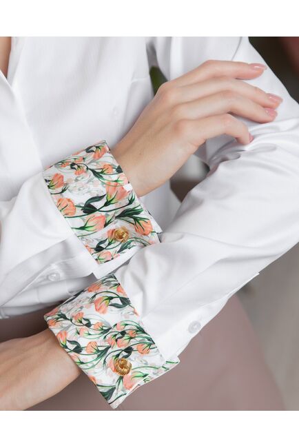 Женская рубашка под запонку с супатной застежкой с отделкой лепестки - 8136 от byME 